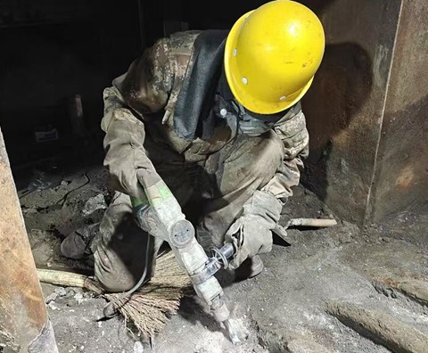 检修更换水冷壁 攻坚克难稳供热基石